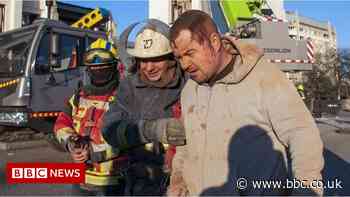 Ukraine war: Man rescued from Kharkiv rubble after shelling