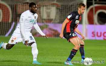 Cosenza quanti rimpianti. Crotone pari al 92' in un derby pazzo che finisce 3 a 3 - Quotidiano online