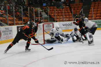 Home team Wenatchee takes three straight from Smoke Eaters - Trail Times