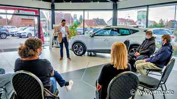 Schüler schauen sich beim Tag der Berufe in Wittenberg um - Mitteldeutsche Zeitung