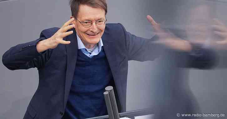 Pro und Contra Impfpflicht – Spott über Papiermangel-Warnung