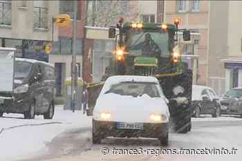 A Darnetal (76), si les routes étaient bloquées, l'arrivée de la neige fait sourire les passants - France 3 Régions