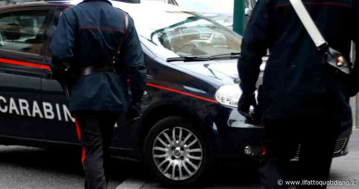 Uccide la suocera con una piccola katana davanti al figlio di 5 anni: arrestato