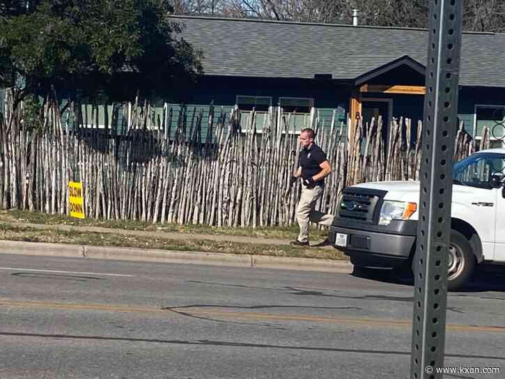 Neighbor says Austin Code removed 'slow down' signs placed along Oltorf