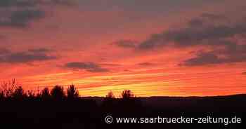 Roter Himmel im Saarland am Abend: Die schönsten Fotos aus Merzig-Wadern und Saarlouis - Saarbrücker Zeitung