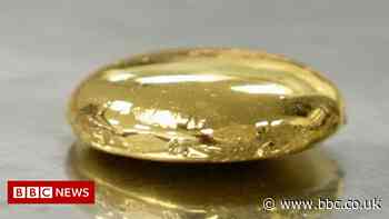 E-waste: Royal Mint wants to turn your old phone into gold