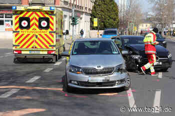 Heftiger Crash: Skoda und Mercedes-Benz kollidieren in Dresden-Löbtau - TAG24