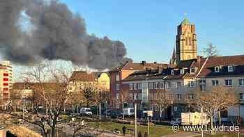 Essen-Kray: Brand in Möbellager gelöscht - WDR Nachrichten
