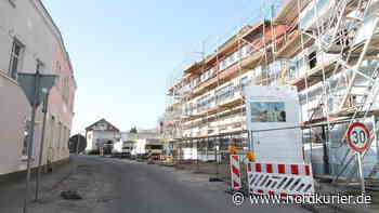 Wegen Rathaus-Bau – Post fährt über Friedhof - Nordkurier