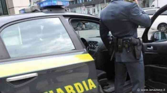 Contrabbando di tessuti dalla Cina a Prato: cinque denunciati - LA NAZIONE