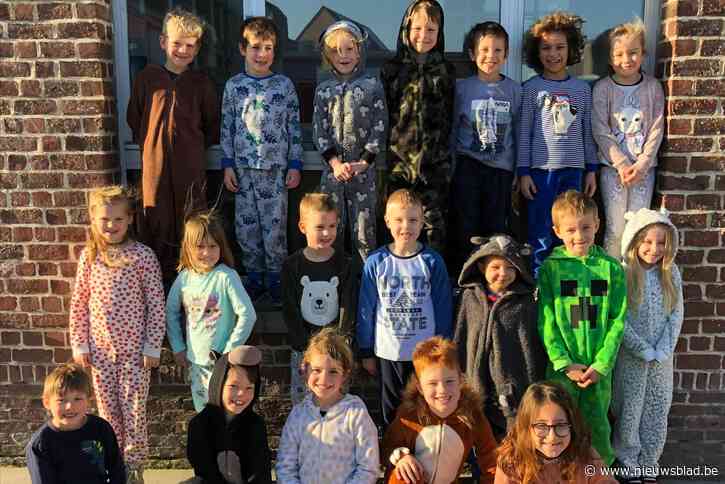 Kinderen in pyjama naar school voor Bednet