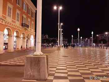 Nice. Jusqu’à quand ces lampadaires moches sur la place Masséna seront visibles ? - actu.fr