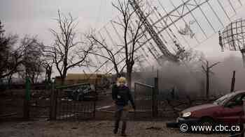 These journalists filmed the agony in Mariupol and escaped while being hunted down by Russian forces