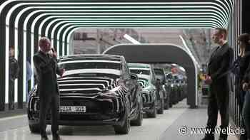 Mit 30 Teslas startet Elon Musk die Rettung des Planeten