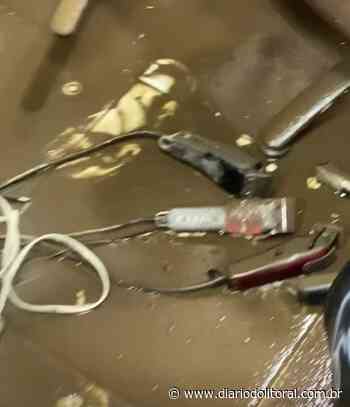 Barbeiro perde tudo após enchente em Bertioga e fica sem ter como trabalhar - Diário do Litoral