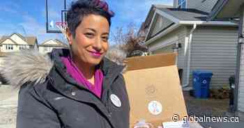 Calgary volunteers create ‘bereavement boxes’ for parents dealing with pregnancy and infant loss - Global News