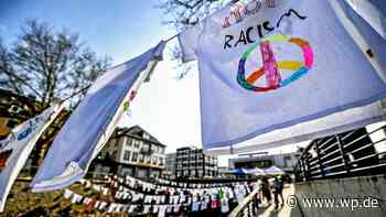 Siegen: Flagge zeigen gegen Rassismus mit hunderten T-Shirts - WP News
