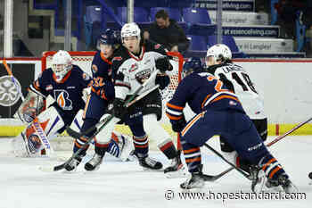 VIDEO: Vancouver Giants suffer overtime loss to Kamloops – Hope Standard - Hope Standard