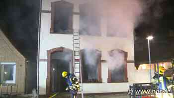 Feuer mit starker Rauchentwicklung in Heide - NDR.de