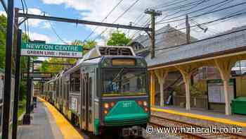 Chlöe Swarbrick: Same politics that axed public transport dream is keeping us in cars - New Zealand Herald