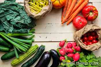 I’m a nutritionist and there’s some VERY surprising food combinations that could help to improve your hea... - The Sun