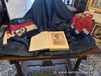 Photo gallery: WOW event showcases Rhinehart artwork, Oliver Family artifacts (3/22/22) - Southeast Missourian