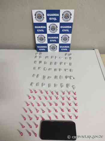 Guarda Civil de Capivari prende dois homens e apreende 95 porções de entorpecentes no bairro Ismael Sanches - Prefeitura