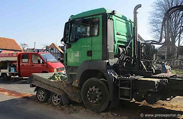 POL-HM: Kurioser Verkehrsunfall in Hemmendorf: Anhänger löst sich während der Fahrt und prallt mit entgegenkommenden Betonmischer zusammen