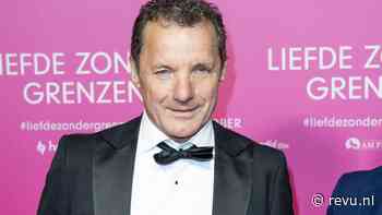 VIDEO | John de Bever: 'Met zingen verdien je meer dan werken bij de Albert Heijn' - Nieuwe Revu