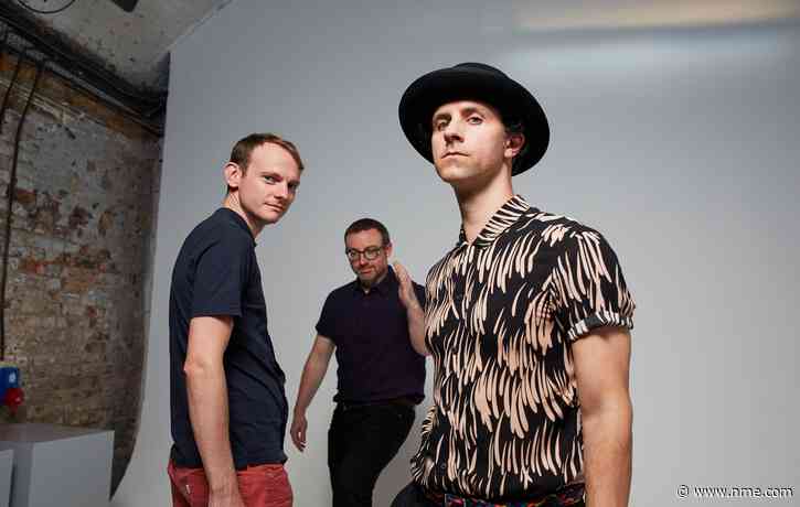 Maxïmo Park announce UK singles tour and share frenetic new song ‘Great Art’