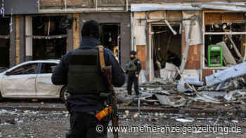 Ukraine-Krieg: Bis zu 15.000 getötete russische Soldaten – Moskau warnt vor „atomarer Explosion“