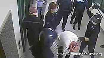 CARCERE: AL VIA IL PROCESSO PER I FATTI DI SANTA MARIA CAPUA VETERE. 108 TRA AGENTI E DIRIGENTI INDAGATI PER TORTURA E VIOLENZA - Radio Onda d'Urto