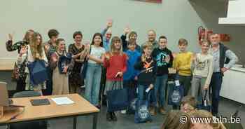 Alysa Coppens (11) heeft de beste jeugdpen van Aalter - Het Laatste Nieuws