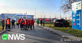 Spontane staking bij logistiek bedrijf Mainfreight in Genk - VRT NWS