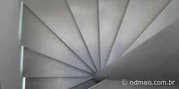 Pousada de SC terá que indenizar idoso que caiu de escada sem corrimão e fraturou vértebras - ND Mais