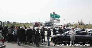 Blocage par les taxis de Clésud à Miramas : des déviations mises en place sur les routes - La Provence