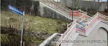 Neues Geländer für die Thomas-Bernhard-Stiege - Traunsteiner Tagblatt