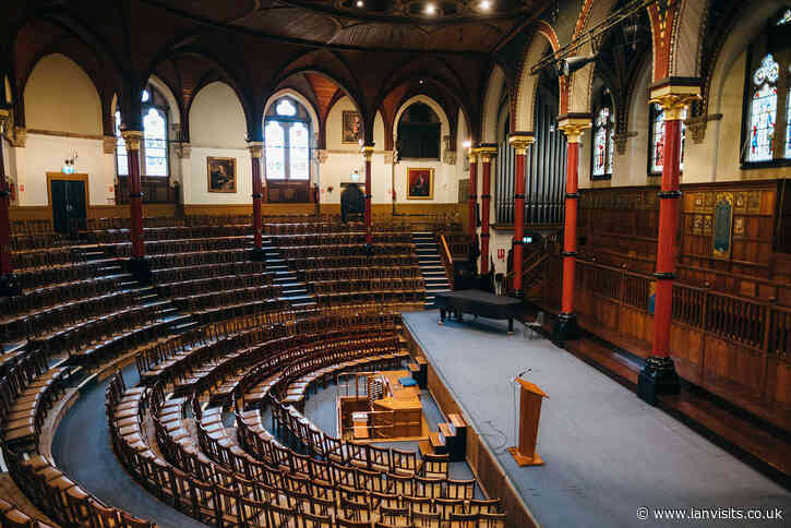 Guided tours of Harrow School