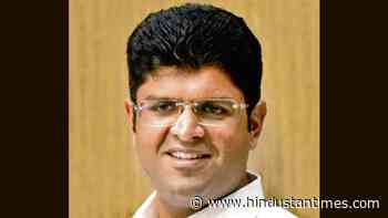 Dushyant kicks-off marathon from Jind’s Khatkar toll plaza - Hindustan Times