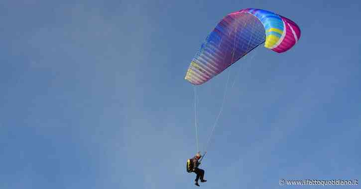 Valle d’Aosta, guida alpina precipita col parapendio e muore: aveva 41 anni