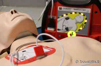 Catania, installato in Pescheria il primo di 11 defibrillatori per i municipi - FocuSicilia