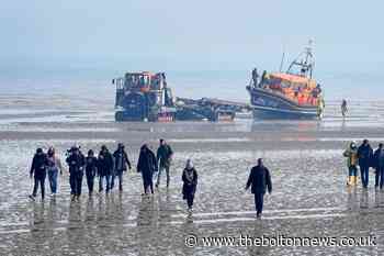 Channel crossings continue as more people arrive in Kent - The Bolton News