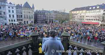 Mahnwache am Markt: Solidarität mit der Ukraine in Aachen - Aachener Zeitung