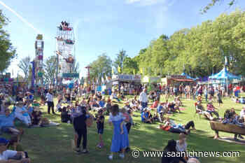 Community party steeped in tradition returns to Oak Bay beach - Saanich News