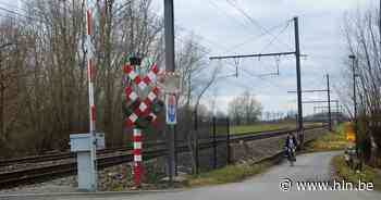 Infrabel dient (alweer) nieuwe aanvraag in voor afschaffing overweg Terjodenstraat/IJzerenwegstraat - Het Laatste Nieuws