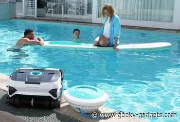 AIPER Seagull 3000 cordless pool cleaner cleans the floor and walls