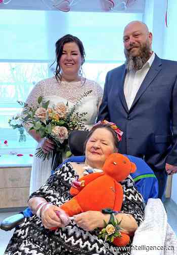 Hospital staff recognized for aiding in ICU bedside wedding - Belleville Intelligencer
