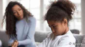 Kleine kinderen balen flink van ouders die alle ziektes uit kantoortuin mee naar huis brengen - De Speld