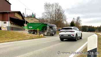 Hornauer Kurve bleibt gefährlich – Keine Abbiegespur zur Grünfuttertrocknungsanlage