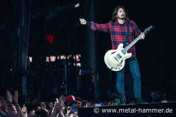 Foo Fighters holen Gene Simmons auf die... - Metal Hammer